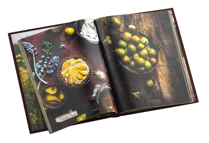 The leather-bound book "Desserts"
